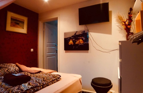 Alesund Apartment | Stylish Bedroom in Downtown Ålesund near bus station