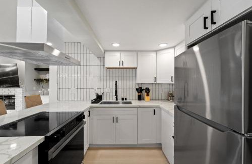 Bay Park Apartment | Stylish & Bright 5 Star Location Ocean View Queen Beds
