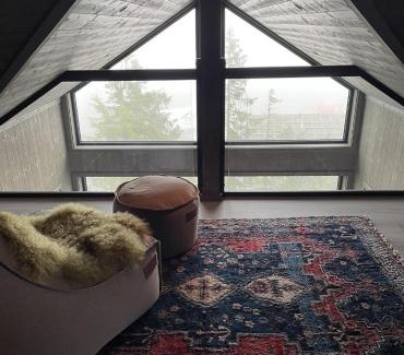 B House | Stylish cabin at Lifjell with jacuzzi and sauna