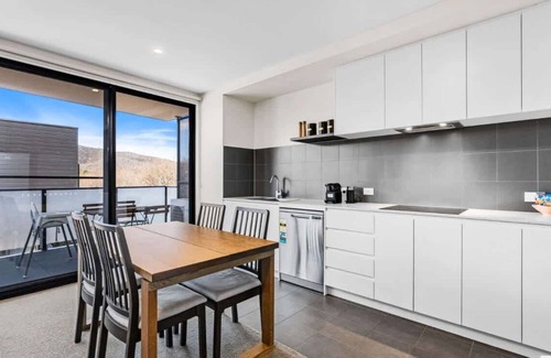 Braddon Apartment | Stylish Central Apartment in Braddon