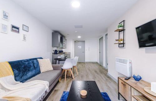 RopeWalks Apartment | Stylish Central Apartment, Sleeps 4, Pool Table, Available For Long Term Stays
