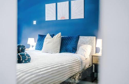 RopeWalks Apartment | Stylish Central Apartment, Sleeps 4, Pool Table, Available For Long Term Stays