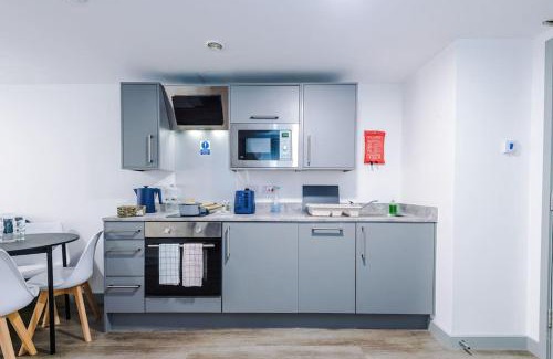 RopeWalks Apartment | Stylish Central Apartment, Sleeps 4, Pool Table, Available For Long Term Stays