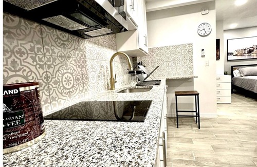 El Paso Apartment | Stylish Central El Paso Studion