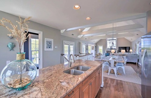 Buck Island House | Stylish Coastal Hm~Walk to Beach