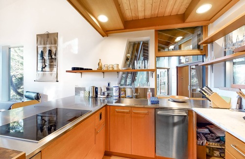 Cape Meares House | Stylish Coastal Retreat W/Private Deck, Scenic Surrounding, Full Kitchen & WiFi