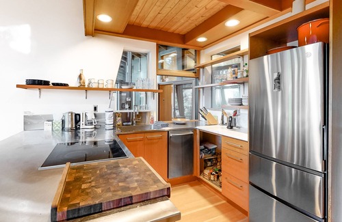 Cape Meares House | Stylish Coastal Retreat W/Private Deck, Scenic Surrounding, Full Kitchen & WiFi