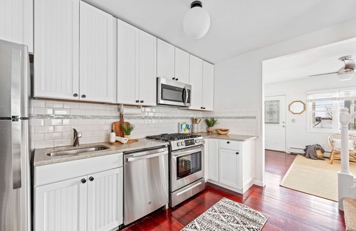 Highlands House | Stylish, Comfy & Bright 5★ Location Ocean Views 3 min ➡ Beach