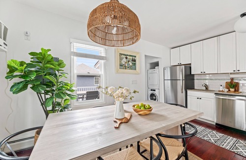 Highlands House | Stylish, Comfy & Bright 5★ Location Ocean Views 3 min ➡ Beach