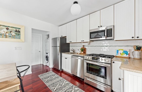 Highlands House | Stylish, Comfy & Bright 5★ Location Ocean Views 3 min ➡ Beach