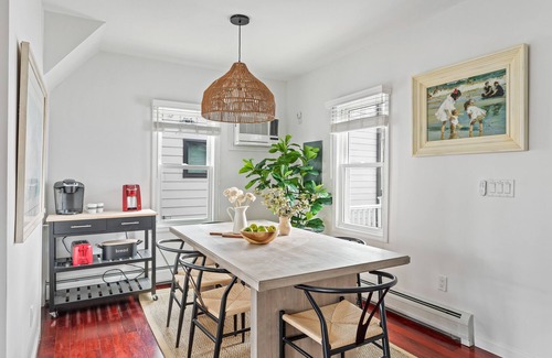 Highlands House | Stylish, Comfy & Bright 5★ Location Ocean Views 3 min ➡ Beach