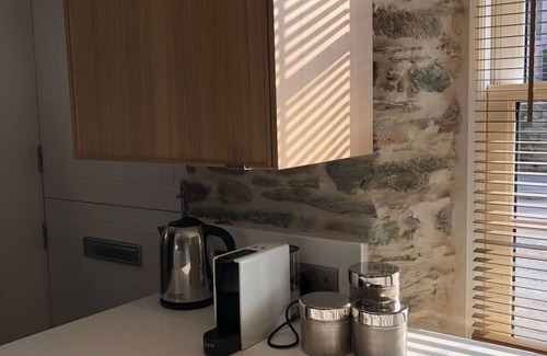 Salcombe Cottage | Stylish Cottage, central location with harbour view and double parking