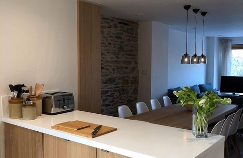 Salcombe Cottage | Stylish Cottage, central location with harbour view and double parking