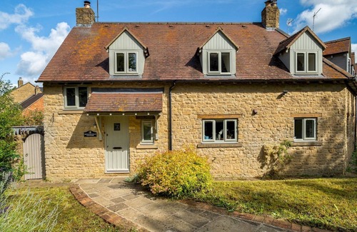 Bicester House | Stylish Cottage | Peaceful Rural Retreat | Pass The Keys