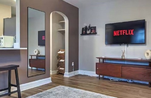 Potomac West House | Stylish & Cozy #2 8 mins to DCA & Washington DC