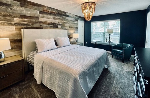 Columbus House | ★Stylish & Cozy 3 Bed/2.5 Bath~ Near Children's Hosp ~ ☀Backyard