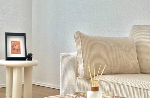 Oberhausen Condo | Stylish - designer apartment near Westfield Centro