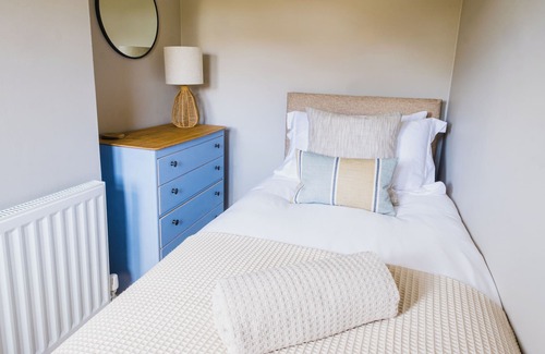 Hepworth Cottage | Stylish dog Friendly Cottage Near the Peak District and Holmfirth, Sleeps 3