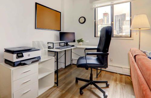 Beltline Apartment | Stylish DT Views at Stampede w Free Parking and AC