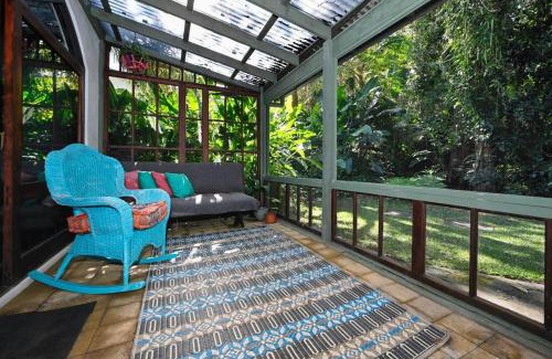 Yaroomba House | Stylish Family Eco Lodge