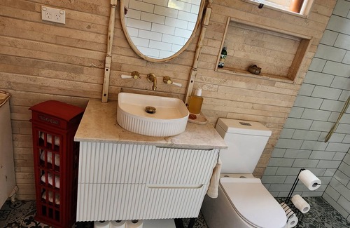 Parramatta House | Stylish Gallery Sleeps 4 | Near Parramatta CBD
