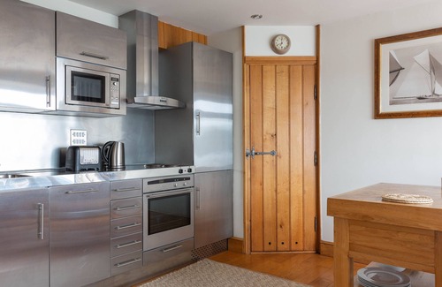 Polruan Apartment | Stylish Harbourside Apartment in Polruan, Cornwall