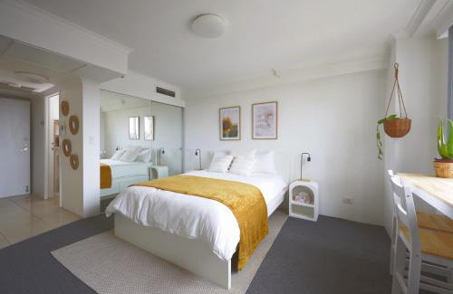 Haymarket Apartment | Stylish High-Rise Studio in Heart of Sydney