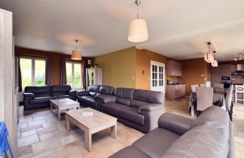 Hastiere-Lavaux House | Stylish holiday home in Hastière with terrace