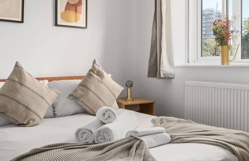 Golborne House | Stylish Home Portobello Road Market, Notting Hill