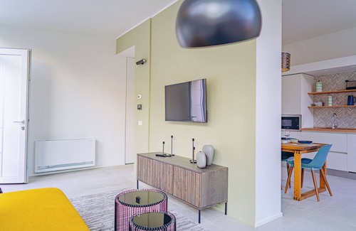 Historical Downtown Salerno House | Stylish Home with Swimming Pool in Salerno – Walk to Beach & City Center