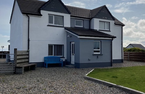 Isle of Lewis House | Stylish House in the Pretty Coastal Village of Aird (Point) on the Isle of Lewis