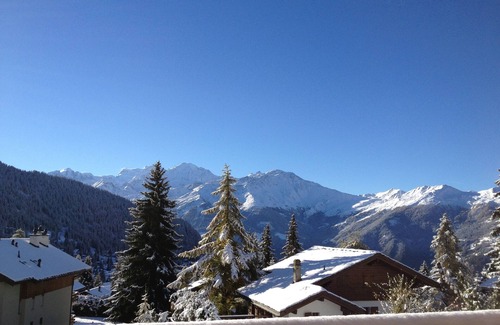 Verbier Apartment | Stylish luxury apartment with stunning south-facing views, garden & balcony
