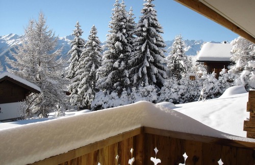 Verbier Apartment | Stylish luxury apartment with stunning south-facing views, garden & balcony