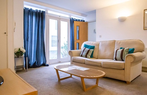St Leonards-On-Sea House | Stylish modern Mews house in central St Leonards