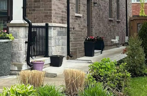 Halton Regional Municipality House | Stylish Modern Luxury Stay