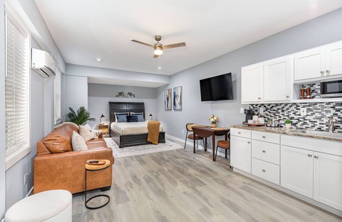 Durham Apartment | Stylish-Modern Open Concept Studio In The Hearth Of Durham NC