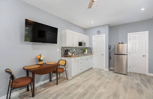 Durham Apartment | Stylish-Modern Open Concept Studio In The Hearth Of Durham NC