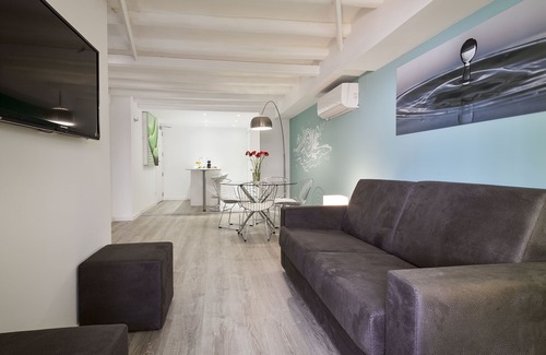 Hostafrancs Apartment | Stylish next to Plaza España, Fira