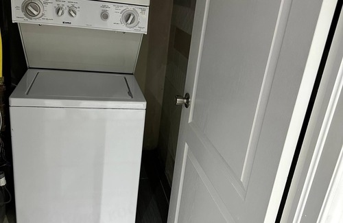 Brampton Apartment | Stylish Oasis in a Central Location, just 15minutes from Toronto Pearson Airport