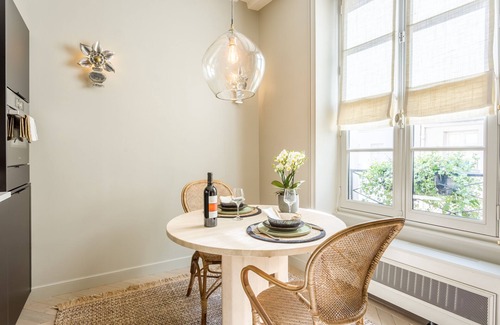 Quartier de la Monnaie Apartment | Stylish one bedroom in the heart of Saint Germain