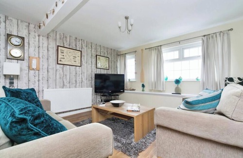 Trearddur Bay Apartment | Stylish Penthouse apartment, short walk to fabulous beach, pubs and restaurants