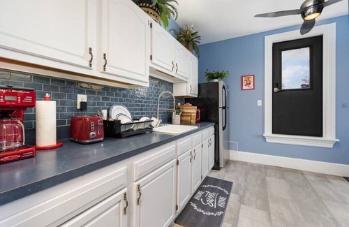 Downtown Harrisburg Apartment | Stylish, Private 2 Bed Apt