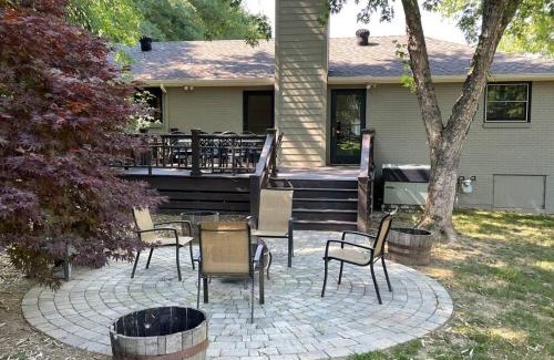 Franklin House | Stylish Private Home 1 mile from Downtown Franklin