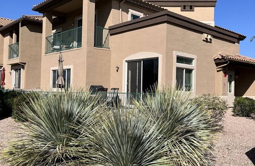 Superstition Lakes Condo | Stylish Resort-Style Retreat - Pool /Spa, Near Restaurants and Shopping Galore!