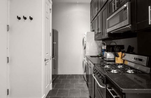 Chelsea Apartment | Stylish Retreat in Prime West Village Spot