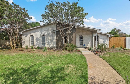 Northeast Carrollton House | Stylish Retreat, Large Pool! Pet/Family Friendly