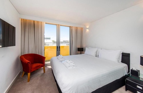 Perth House | Stylish Room - Enjoy City Views on Rooftop Terrace