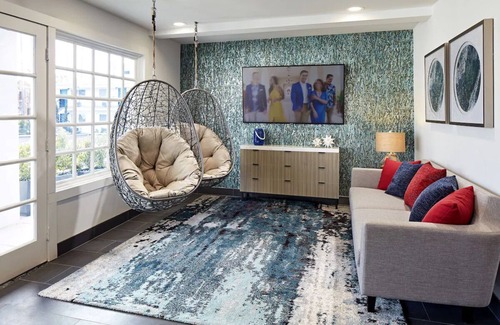 Beach Barber Tract Hotel | Stylish Room with Sunset & Beach Views – Swimming Pool to Unwind!