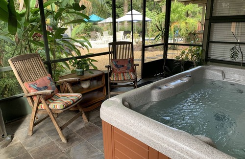 Altamont Manor Apartment | Stylish Sabal Palm Apt-Special Spring/Summer Rate! 1BR,1BA. Walk to Downtown!