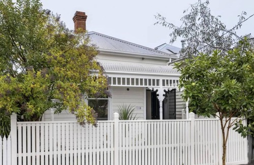 Abbotsford House | Stylish Sanctuary in Melbourne's Coolest Suburb